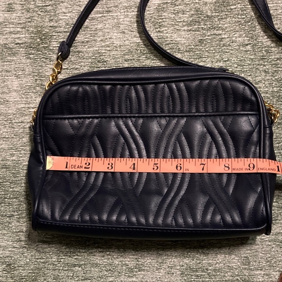 Vintage Elegant navy Quilted crossbody purse - Picture 2 of 7